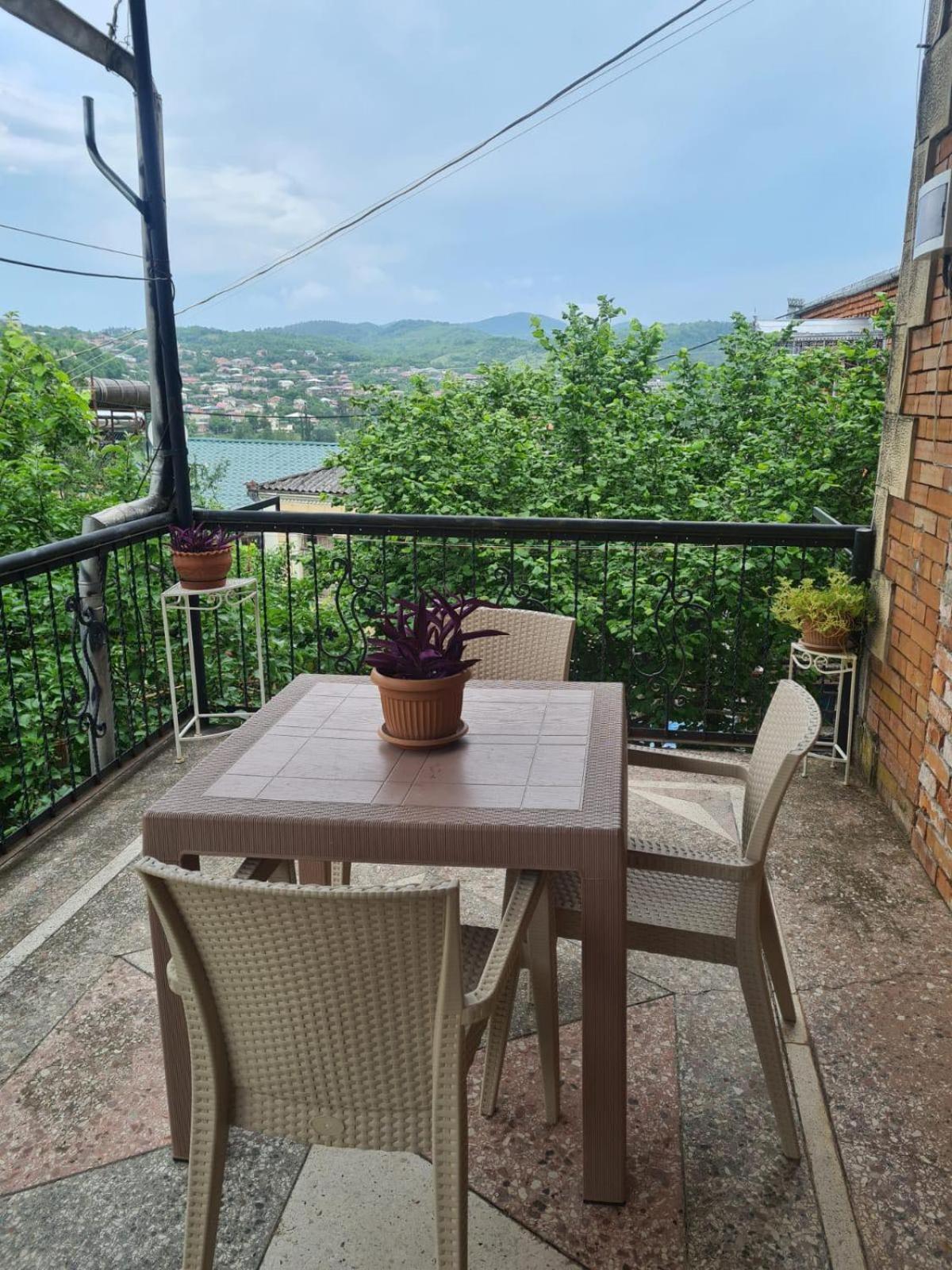 Camellia Hotel Kutaiszi Kültér fotó